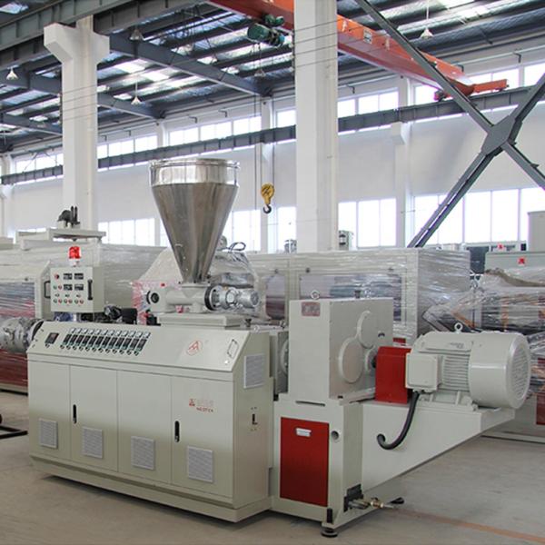 Long Service Life Extruder Machine for Customized Color PVC PE Pipe Production Line