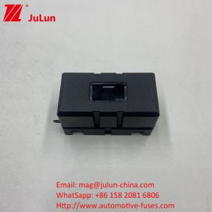Carton Packing Car Fuse Holder for With Plug-in Fuses Max voltage 32VDC 58VDC 72VDC