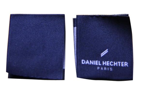 Custom Made Blue Embroidered Cotton Woven Labels For Clothing / Hats / Gloves