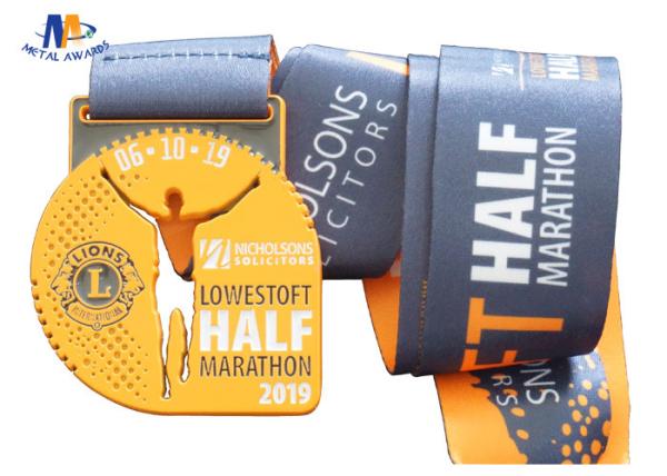 Round Custom Sports Medals / Spray Yellow Cut Out And Soft Enamel Medailles With Heat Transfer Ribbon