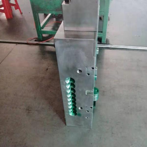 300K Shots SKD61 Base TPU Plastic Injection Mold