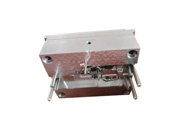 1 Million Shots Multi Cavity Plastic Injection Molding For Toothbrush