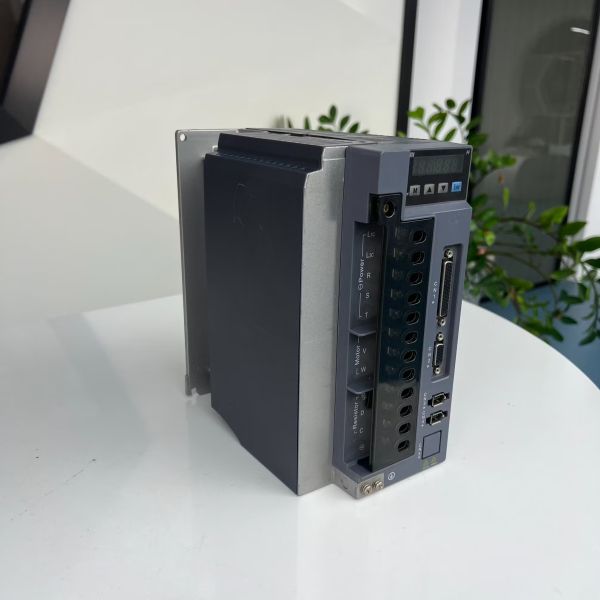 IP20 Industrial Servo Drives 0.1KW - 3.8KW AC Servo Motor Drive For Precision Position Control