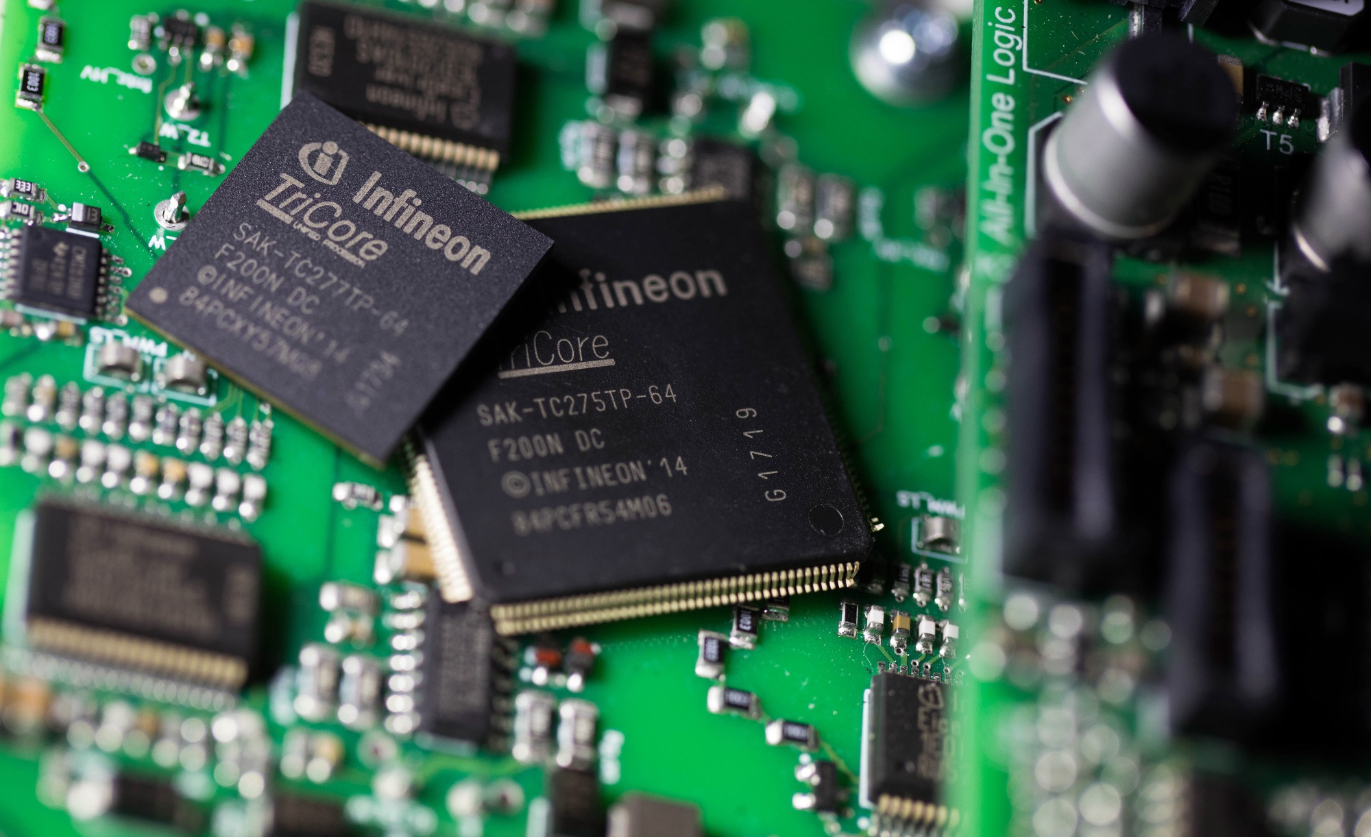 Компонент микроконтроллера INfineon 3408G с в CMOS/выход