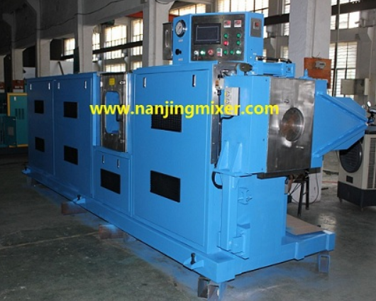 Online Support After Service High Speed RAM Type Plunger Rubber Strainer Extruder