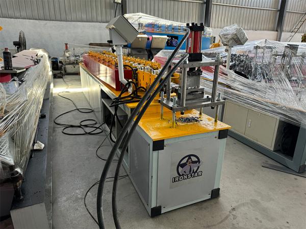 68mm rolling shutter door roll forming machine for Colombia rolling shutter strip making machine