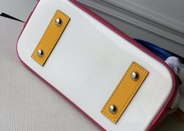 Cute Assorted Colors Leather Womens Luxury Handbag Shell Shape