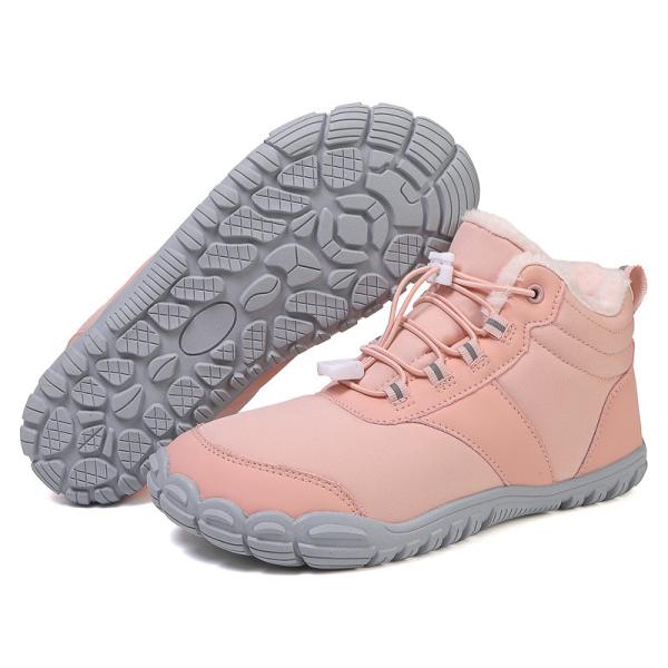 Cool classic sporty style adds more comfort in the relaxed fit