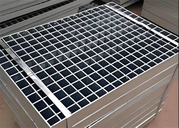 Hot Dip Galvanized Steel Grating 32x4mm 30x100mm Drainage Galvanized Bar Grating