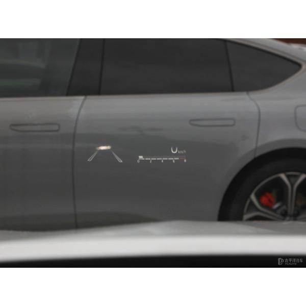 Седан Toyota Camry 2023 2.5hq Mh EV Двойной двигатель Флагманский гибридный автомобиль Бензиновый автомобиль