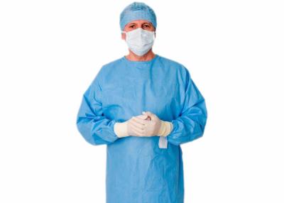 O isolamento esterilizado protetor veste descartável com pulso feito malha