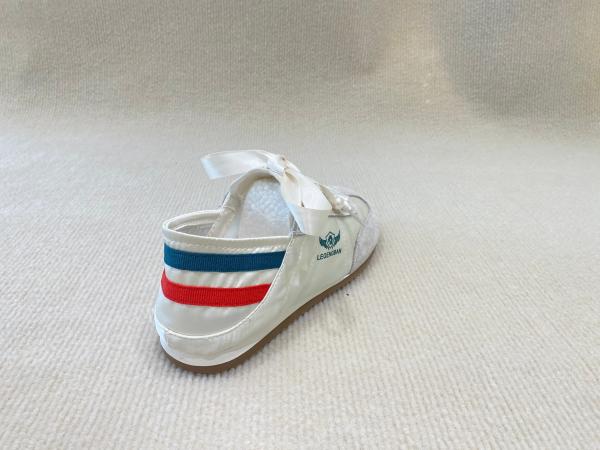 Women comfort and flat sneakers with color bar and lace up running shoes