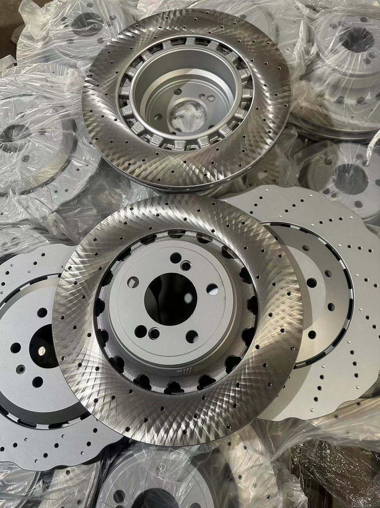 High Friction Brake Rotor OE#4G8615601 High Friction Strong Brake Front 365*34 Rear 330*22mm Low Neck Custom Wavy Drilled Brake Disc Rotors For Audi RS4 B8 2012-2015 2-Piece Floating Brake Discs