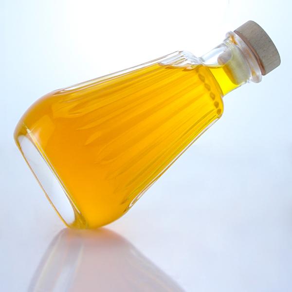 Round Glass Bottle with Cork Cap and Customized Logo for Rum Vodka Whisky Tequila Gin