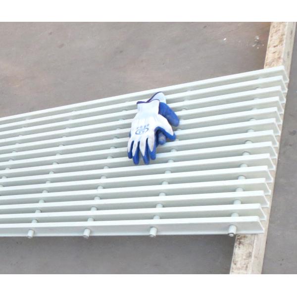 Long Service Life Pultruded FRP Dock Grating Walkway with 40% Open Area and Cutting