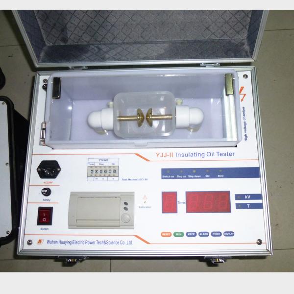 Transformer oil breakdown tester