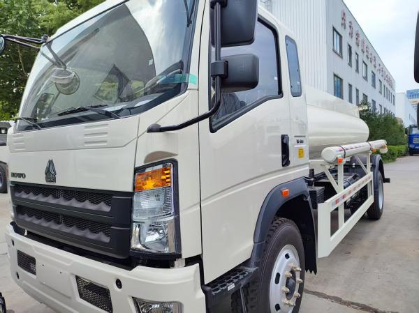 4x2 Light-Duty Sewage Truck 6CBM Capacity 160HP 8.00R20 Steel Tires