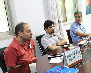 Heavy Duty Tire Shredder Machine with SKD11 Blade and 22 Power for Waste Tire Recycling