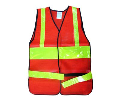 Veste rouge avec poches fluorescentes
