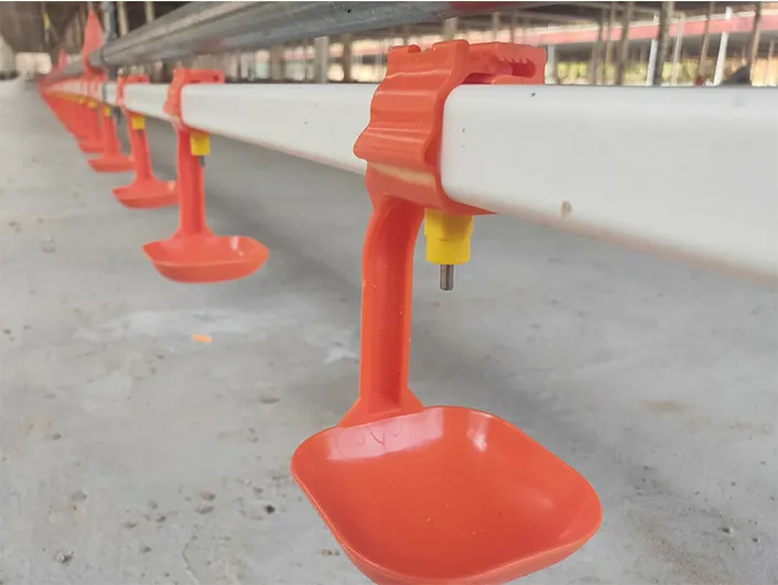 Automatic Poultry Water Nipple Drinker with 360 Degree Triggering for Broiler Chickens