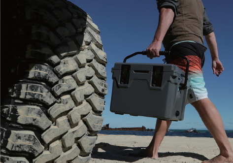 65QT Hot Sale Large Insulated Ice Cooler Box Plastic