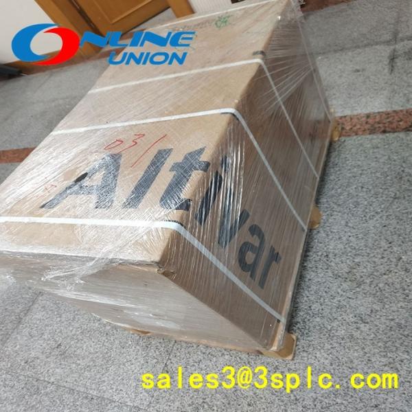 Le module de relais Schneider ATV320U06N4B