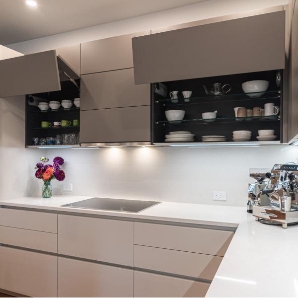 Light Grey Modern Kitchen Cabinet Dining Room Pre Made Lacquer Handless Kitchen Cabinet