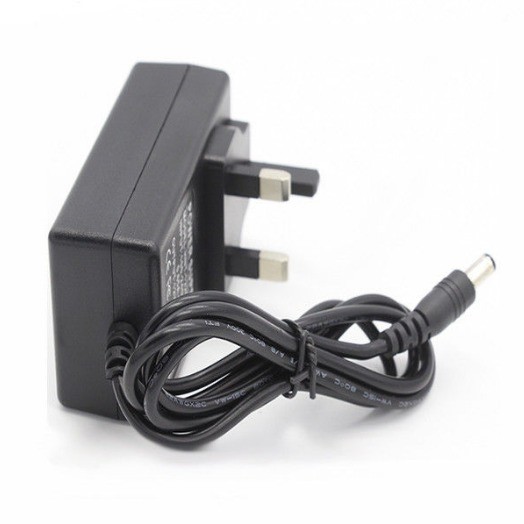 C-Power AC100-240V to DC5V 3.5A Power Adapter with CE Certification and 5.5*2.1/2.5 DC