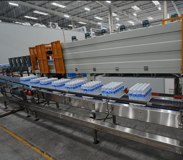 15kW ボトル入り飲料水用シュリンク包装機 高効率