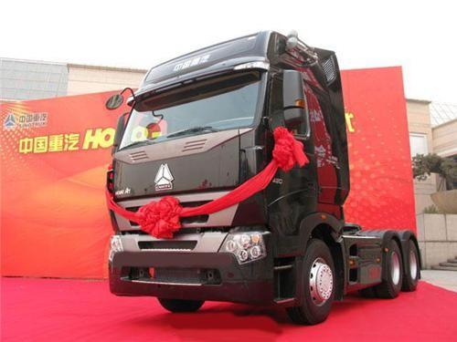 Two Sleepers 400L Prime Mover Truck With Parts Semi Tractor Truck