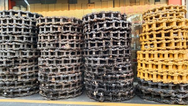 Track Chain Link pads Excavator Undercarriage Parts For Komatsu PC200 PC60 PC70 PC120