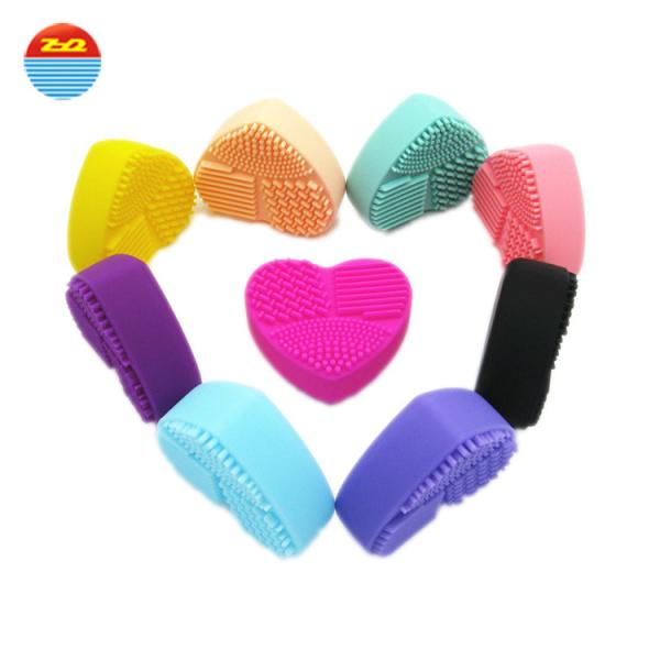 Protect Brush Heart-shaped Silicone Cleaning Pad , Silicone Face Scrub Pad With Holder