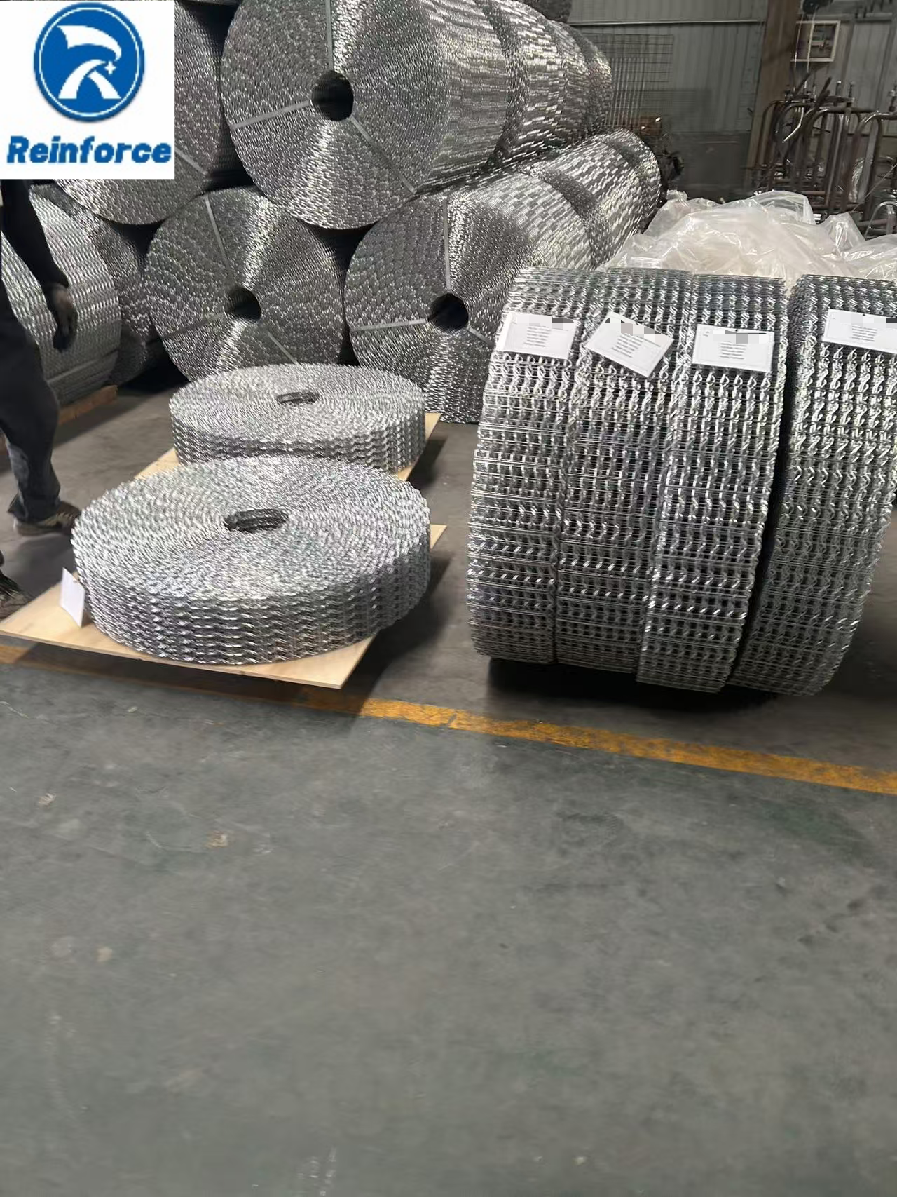 Hot-Dipped Galvanized Concrete Weight Coating Mesh Six-Line Welded Subsea Pipeline Reinforcement Solution