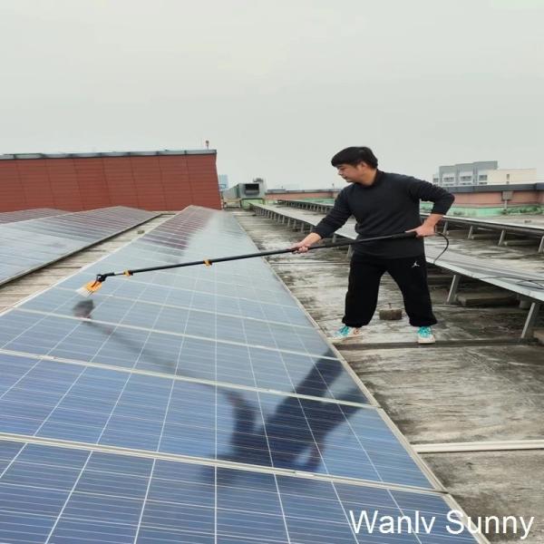 Cold Water Cleaning Solar Panel Cleaner with 10 Cm Nylon Yarns and 55 Cm Wide Flat Head