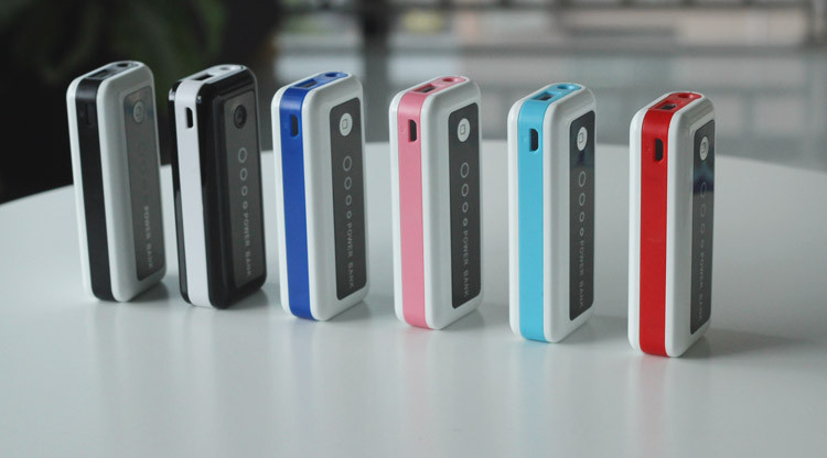 4400mAh Light Weight High Capacity LED Light Rapid Charge Portable Power Bank