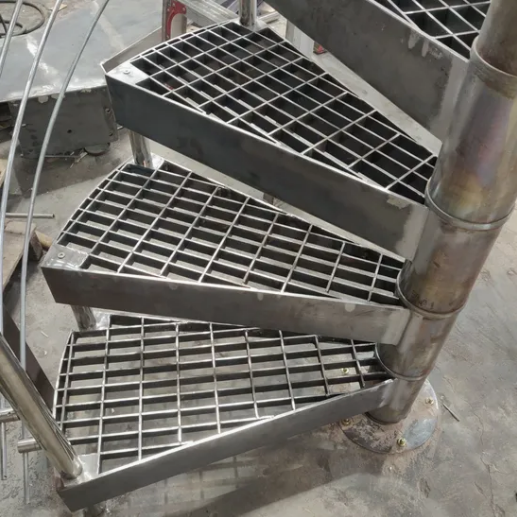 Galvanized Steel Stair Tread with Anti-Slip Safety and Customizable Sizes for Industrial Platforms