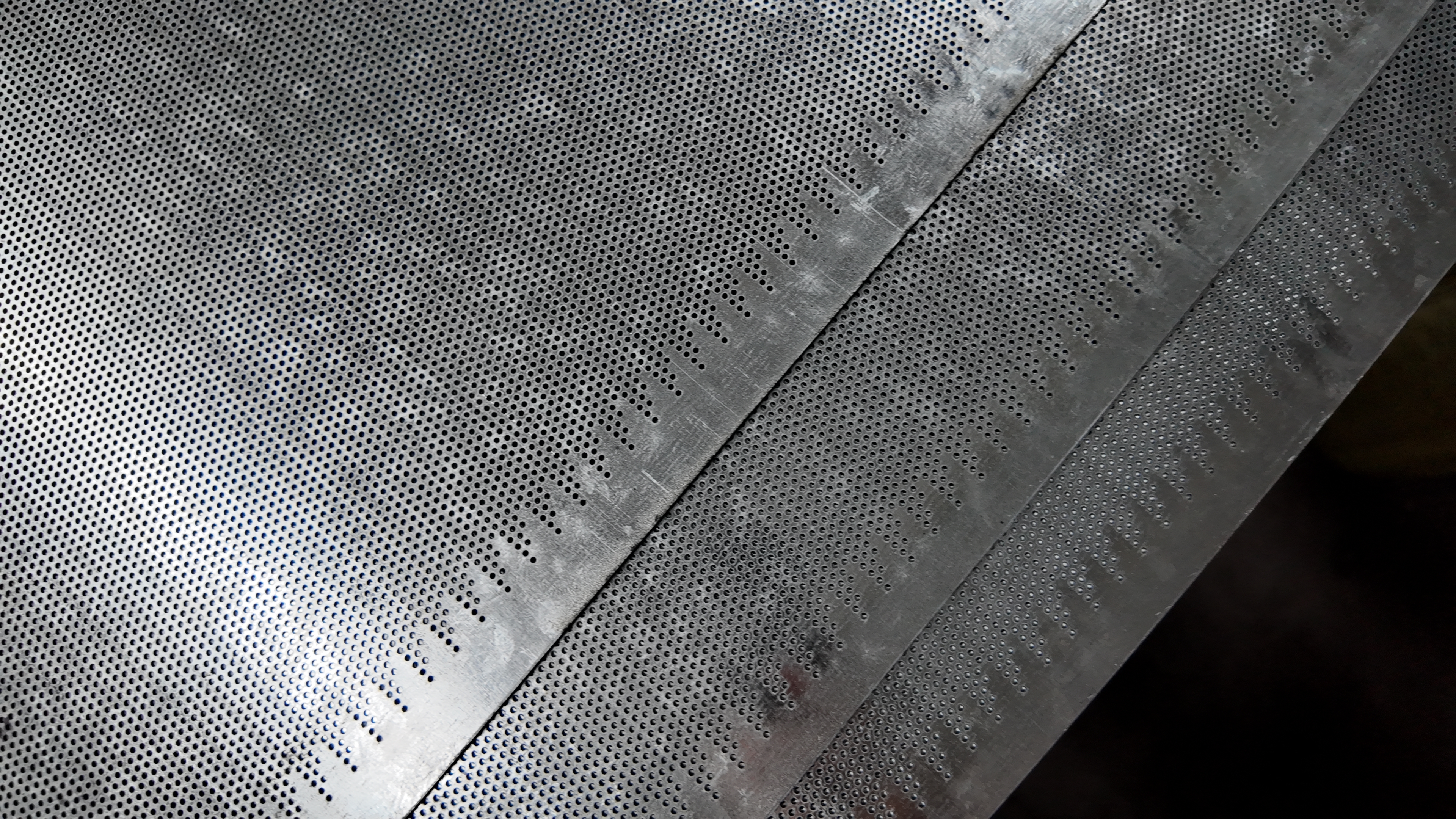 Stainless Steel Micro Hole Perforated Panel for Filtration Equipment with Customizable Hole Sizes