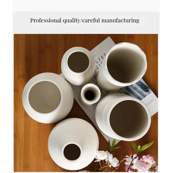 Low MOQ Classic Art Designer Handmade Ceramic Vase for Table Wedding Table Decoration