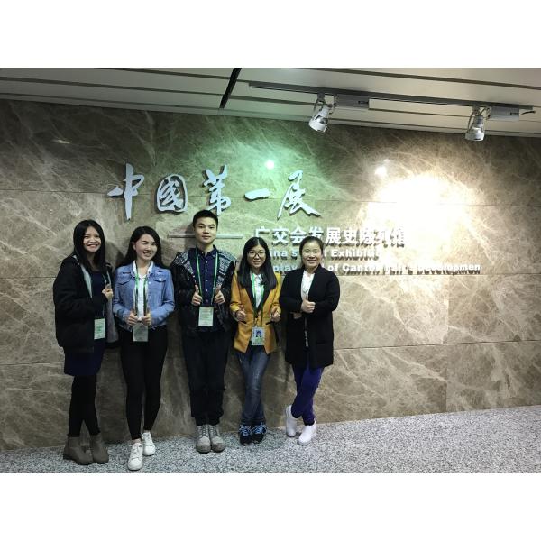 Package Carton Resin Curtain Pipe With Cylinder Shape Finials Customizable Curtain rod Finials