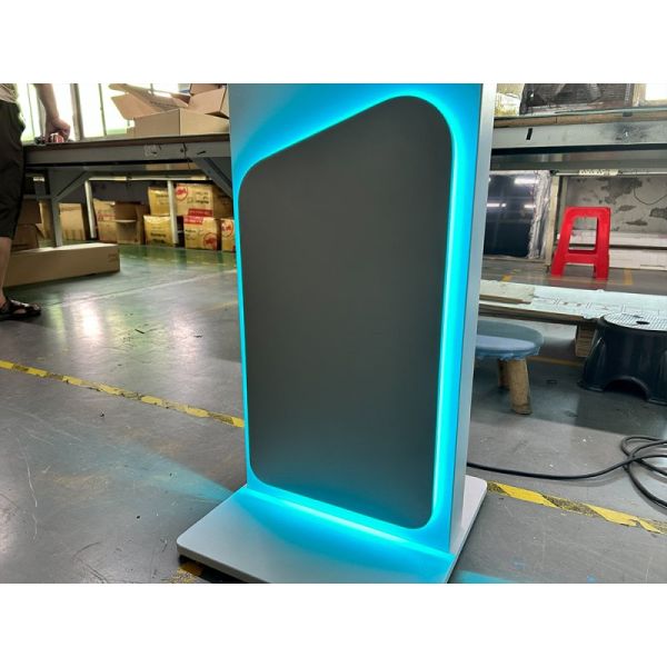 27/32 Inch Floor Standing Touch Screen Self Service Kiosk with 1920X1080 Resolution for Self Ordering and Interactive Use