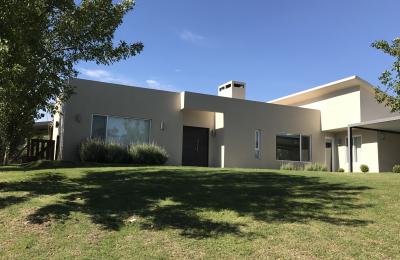 As casas de campo de aço claras pré-fabricadas abrigam rapidamente para montar no local