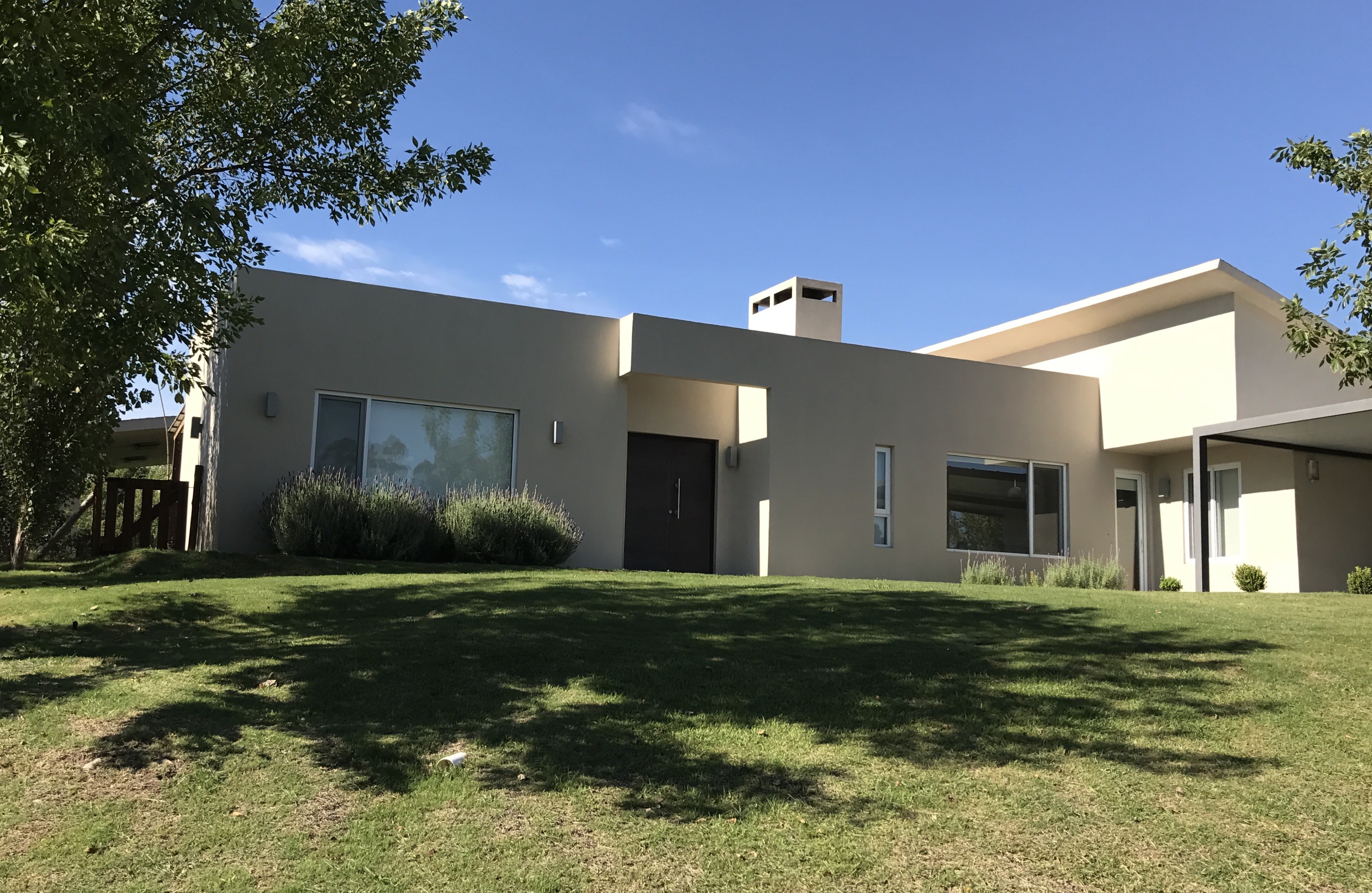 Prefabricated Light Steel Villa House - Quick Assembly On Site (Uruguay)