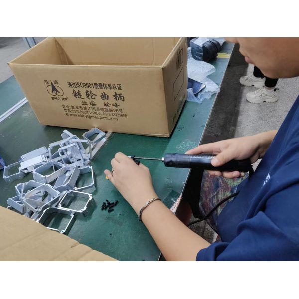 CE UL Certificated Customized C624 Shimano 7 Speed Hybrid Electric Road Bike 750W Motor 36V Sensor Smart City Bike OEM Available