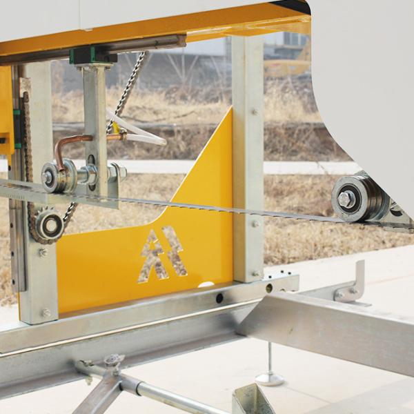 2000 KG Horizontal Cutting Portable Mill Timber Saw Machine For Food Beverage