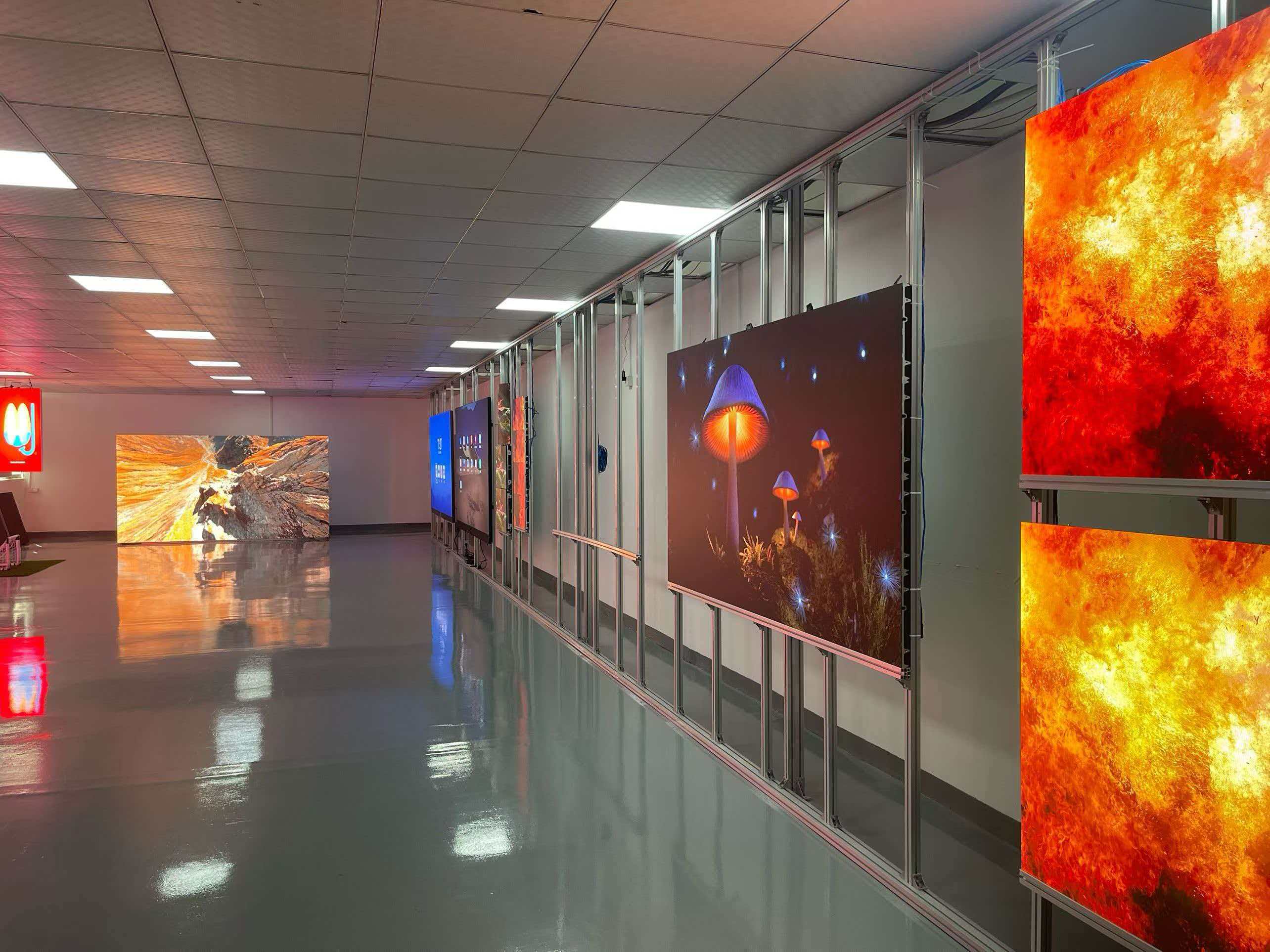 High Definition Indoor Fine Pitch LED Video Wall Display With 1.25mm 160° Viewing Angle