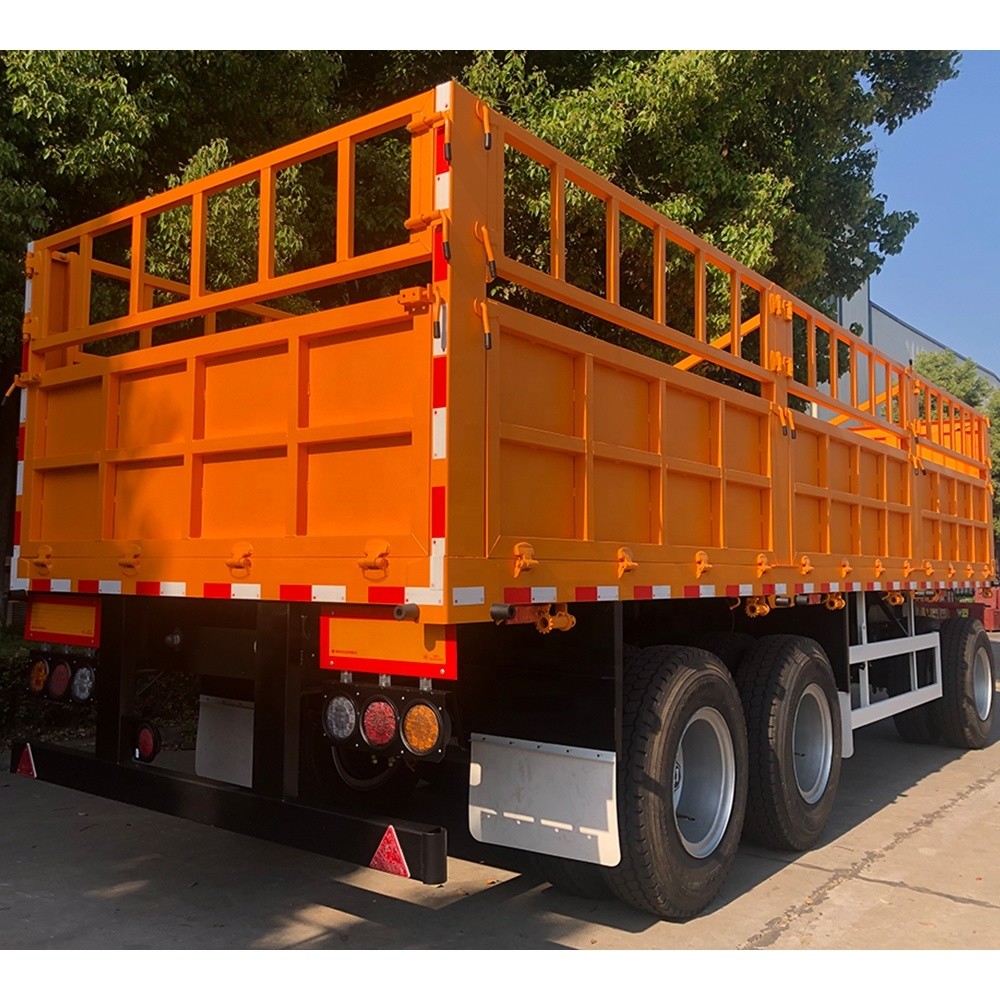 Semi-Trailers with T700/Q345 Steel Main Beam 60 Years of CIMC HUAJUN Dependability