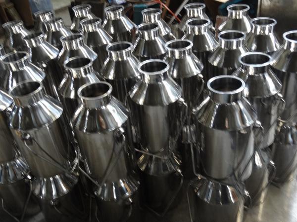 Canoas de leite de aço inoxidável e suporte técnico de vídeo duradouro após o serviço incluídos