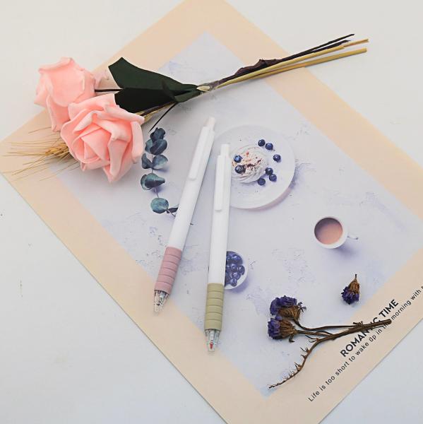 0.5mm simple presse en plastique crée un stylo à encre en gel écriture fluide prise douce encre sèche rapide