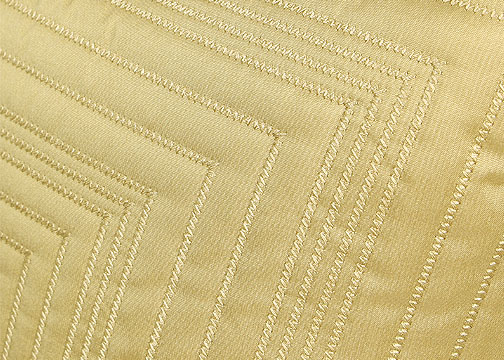 Customized Geometric Cushion Covers Light Gold Throw Pillows For Outdoor Seat