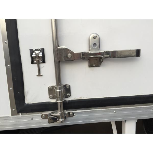 4x2 Driving 10 Tons Refrigerator Box Truck 140 hp For Fruit Transport